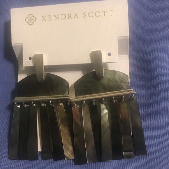 Kendra Scott Layne Black Mother of Pearl Dangles - Picture 1 of 3